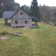 Medinių dailylenčių fasado apdailos įrengimas