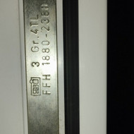 Reikalinga lango furnitūros detalė (ventiliacijos mechanizmas)