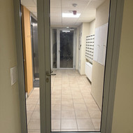 Plėvelės klijavimas ant durų stiklo