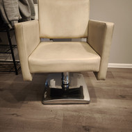 Atnaujinti kirpyklos kėdę