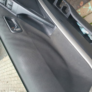 Reikia sutvarkyti mašinos medžiaginę vidaus apdailą