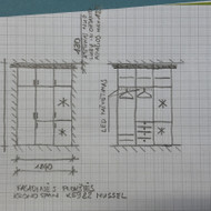 Koridoriaus spintą su įmontuotu šaldytuvu