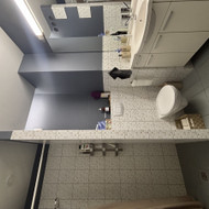 Ieškomas baldininkas kuris atnaujintų vonios spintelę ir stalviršį