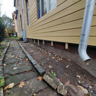 Reikia apklijuoti ir nuarmuot į seno pamato tris dalis