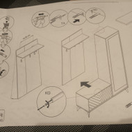 Reiktų sumontuot/pakabint nedidelę dalį prieškambario baldo ir pritvirtinti prie sienos