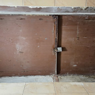 Reikalingas meistras apšiltinti iš vidaus metalines avarinio išėjimo duris