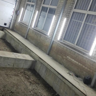 Reikia isbetonuoti pagrinda automobiliu keltuvui ir islieti grindis