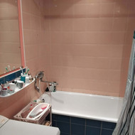 Reikalinga vonios renovacija bute,išmontuoti vonią ,įstatyti dušo kabiną,išklijuoti plyteles ir.t.t.