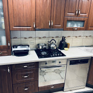 Ieškome meistro virtuvės spintelių dangos atnaujinimui