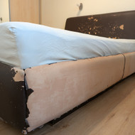 Reikėtų atnaujinti lovą - nusilupo dirbtinė oda aplink ir galvūgalyje