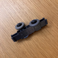 Sutvarkyti slankiojančių durų rėmą