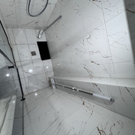 Linoleumo dengimas, klijavimas vonios dušo zonoje