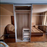 Reiktu išardyti didele spinta Fabijoniškėse ir ją surinkti pilaitėje