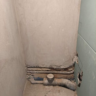 Sumontuoti pakabunama unitazą