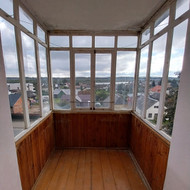 Balkonų stiklinimas, langai, šarvo durys