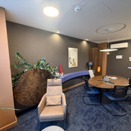 Reikia naujai perdaryti ofiso kabineto dizainą, parinkti baldus, užuolaidas