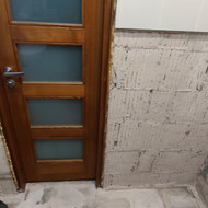 Plytelių klijavimas, dušo įrengimas