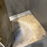 Reikia pakeisti dušo kabinoje esančią plytelę