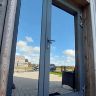 Langų tamsinimas (pastatui)