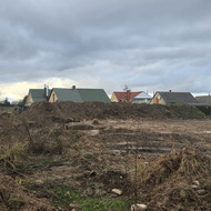 Reikalingas račiokas sklypa išlyginti, ir kelia padaryti