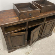 Medinės spintelės apdirbimas