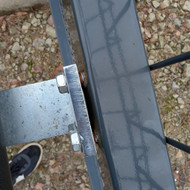 Automatinių vartų variklio tvirtinimas