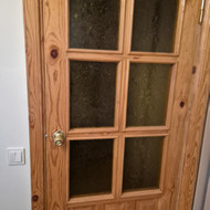 2 lakuotų medinių durų perdažymas