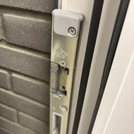 Lauko durys siek tiek juda