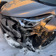 Ieškau po avarijos meistro sudaužytą dešinę priekinę pusę