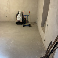 Kambarys 20m2 išpilti išlyginamąjį sluoksnį sukloti vinilines grindis, eglute