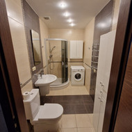 Reikia perdažyti vonios kambario lubas (gipskartonis) baltais drėgmei atspariais dažais.