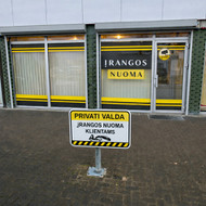 Vitrinos apklijavimas ir spauda