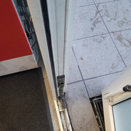 Durų apatinės skląsčio remontas