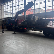 Įrangos pervežimas su manipuliatoriumi, 8 tonos