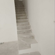 Reikalinga vonios įnešimo paslauga.