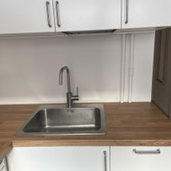 Reikia pritaikyti ir pritaisyti virtuvės sienelę tinkamą montuoti prie dujinės viryklės