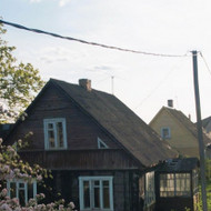 Reikalinga nugriauti namą ir pagalbinius pastatus