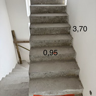 Reikalingi turėklai laiptinėje