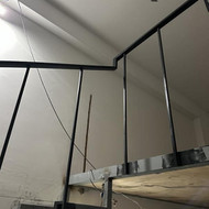 Medinių pakopų ir medinės palangės gamyba ir montavimas