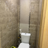 Reikia išklijuoti plyteles Pakabinamo Wc irengimas