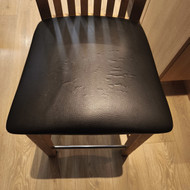 Kėdės odos pervilkimas