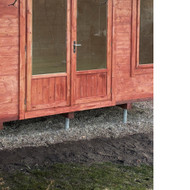 Domina metaliniai laiptai lauke