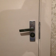 Durų rankenos pakeitimas