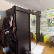 Reikia apklijuoti spintą lipnia plėvele