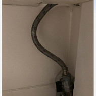 Santechnikas pakeisti vandens pajungimo žarną