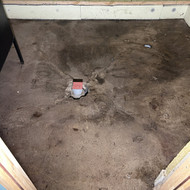 Reikia išklijuoti plyteles