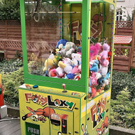 Išsinuomoti žaislų gaudymo aparato / claw machine, crane game
