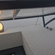 Sutvarkyti stogelį prie durų