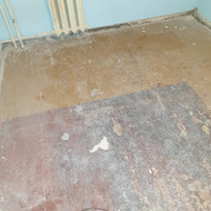 Buto senų grindų lyginimas