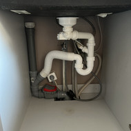 Santechnikas sifonui pertvarkyti